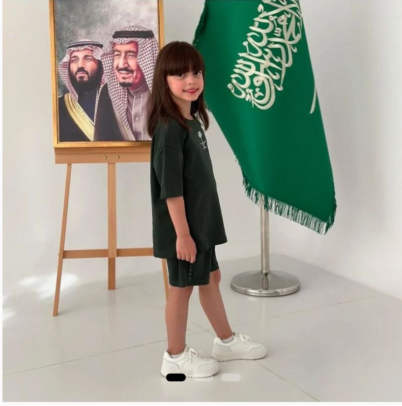 طقم اليوم الوطني - فخر وأناقة بتصميم فريد